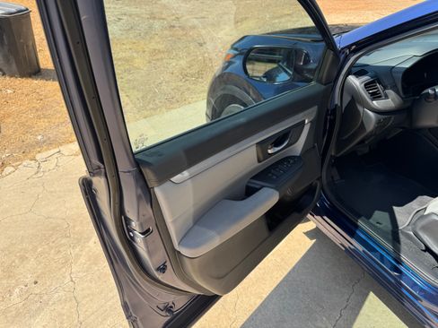 Used 2020 Honda CR-V LX image 18