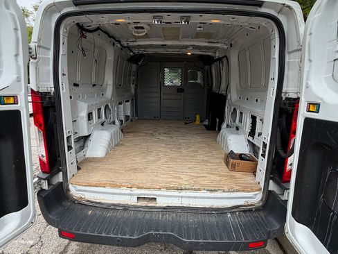 Used 2016 Ford Transit 150 130 Low Roof RWD image 2