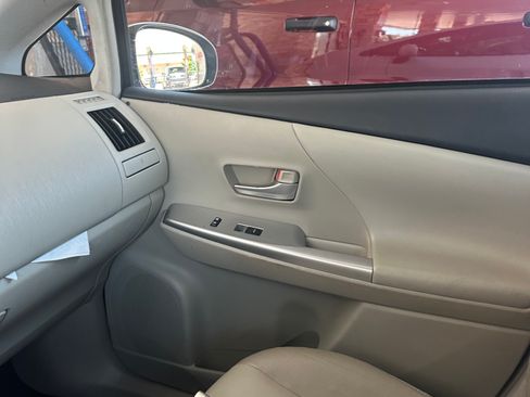 Used 2012 Toyota Prius V Five image 13