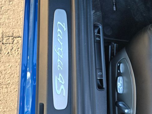 Used 2015 Porsche 911 Targa 4S image 11