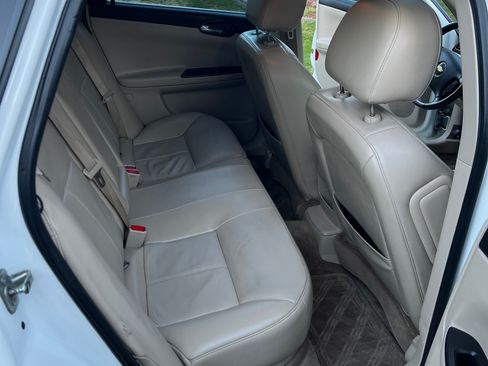 Used 2009 Chevrolet Impala LTZ image 13
