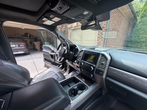 Used 2017 Ford F250 Platinum w/ Platinum Ultimate Package AWD/4WD image 11