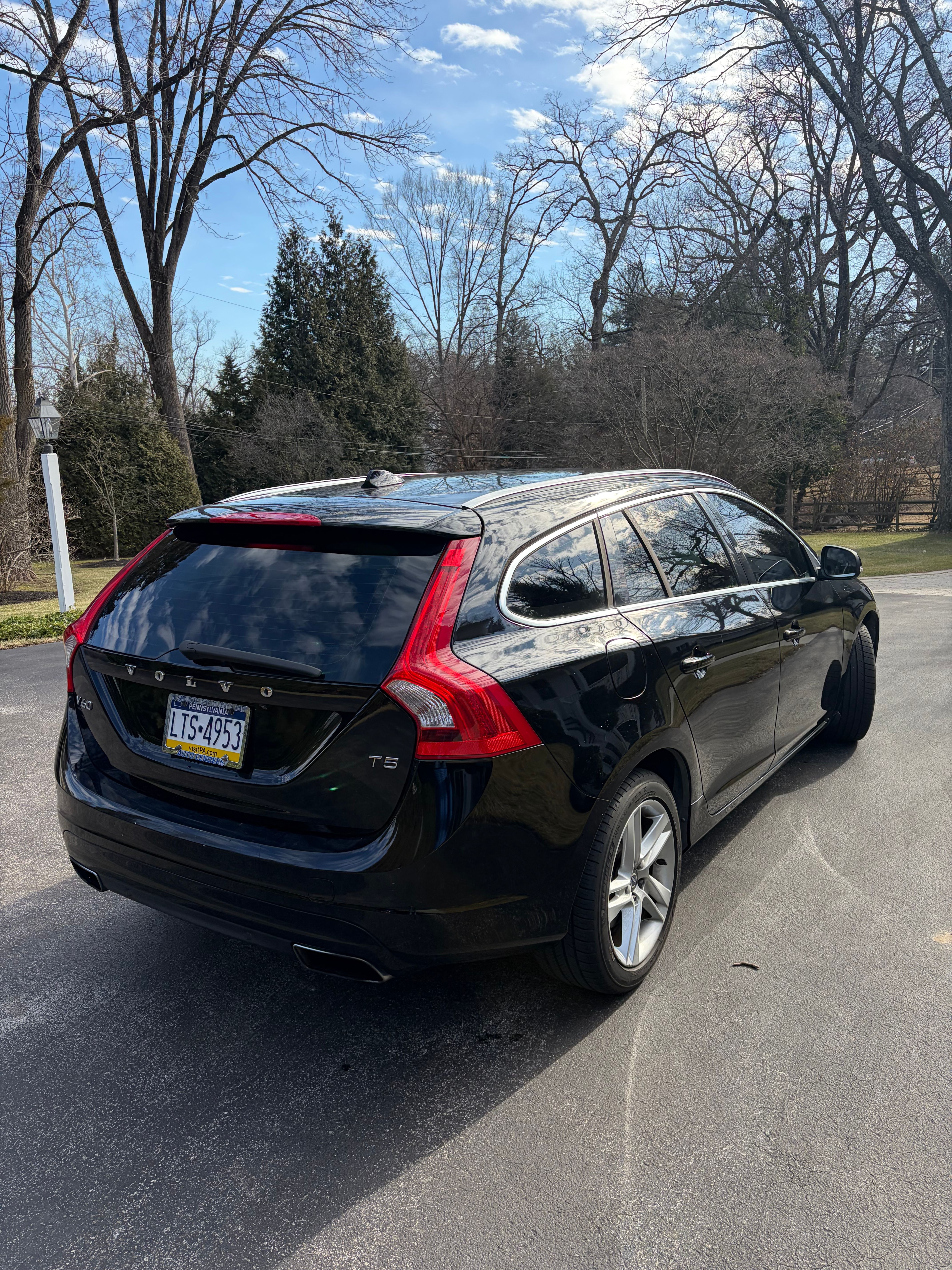 Used 2015 Volvo V60 T5 Platinum FWD image 5