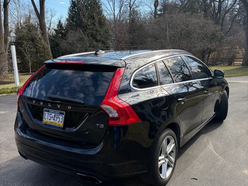 Used 2015 Volvo V60 T5 Platinum image 5
