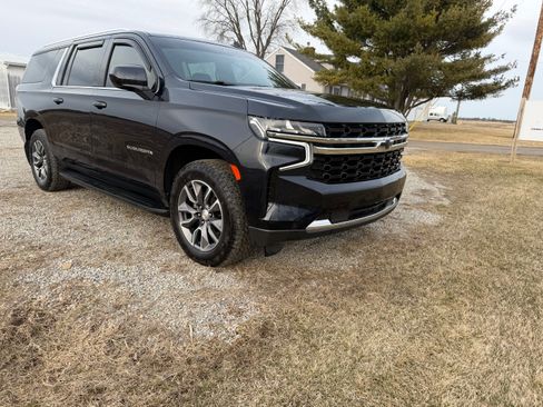 Used 2021 Chevrolet Suburban LS w/ Driver Alert Package image 2