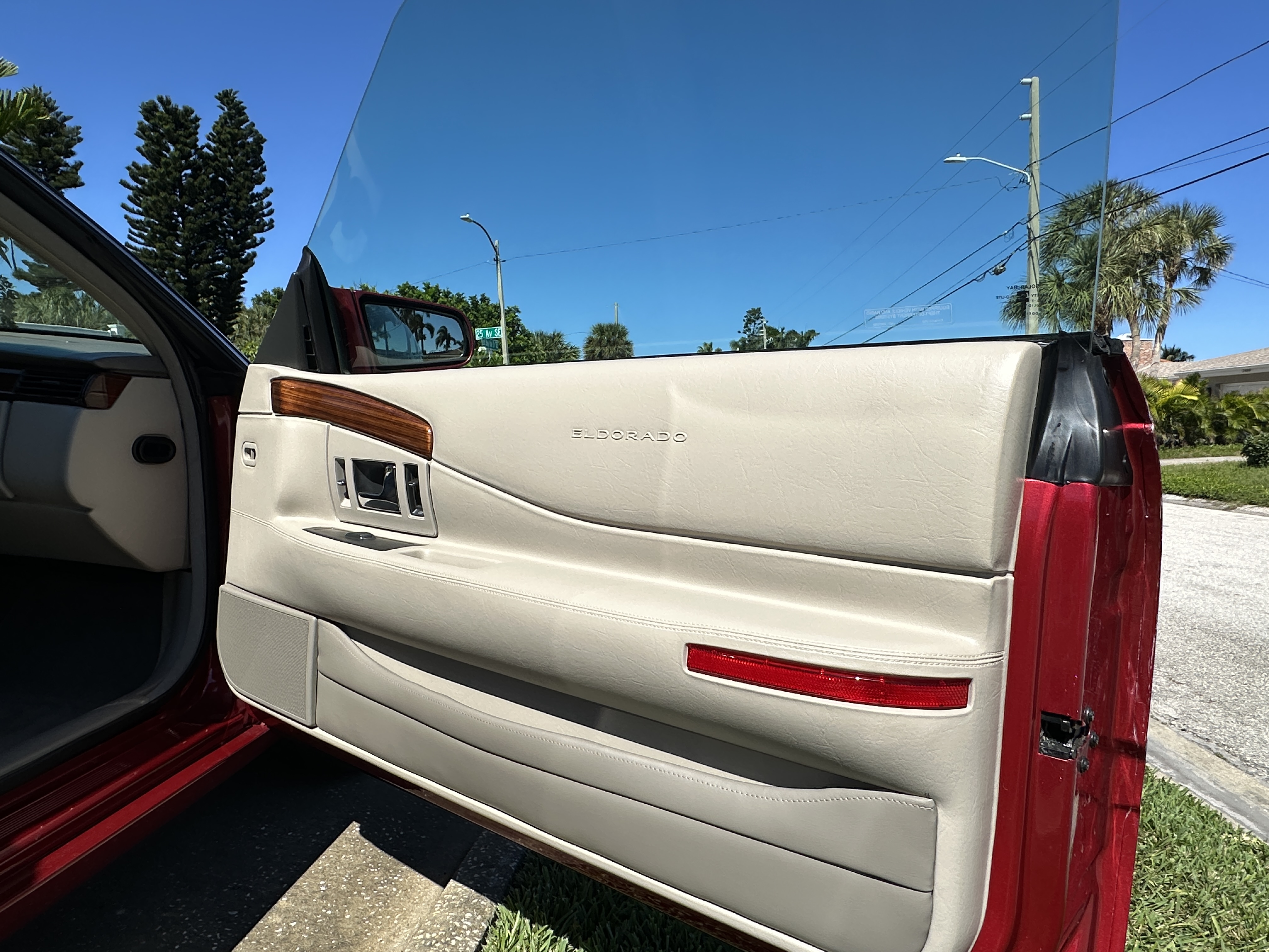 Used 2001 Cadillac Eldorado Touring FWD image 19