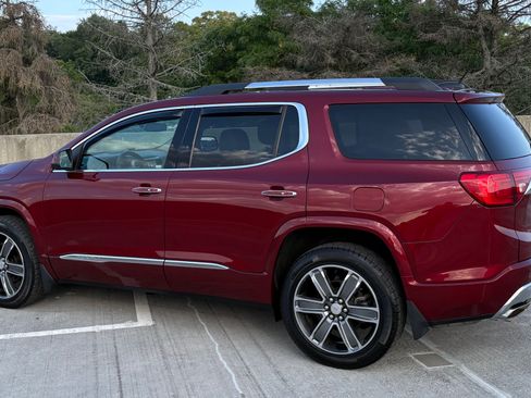 Used 2017 GMC Acadia Denali w/ Technology Package AWD/4WD image 10