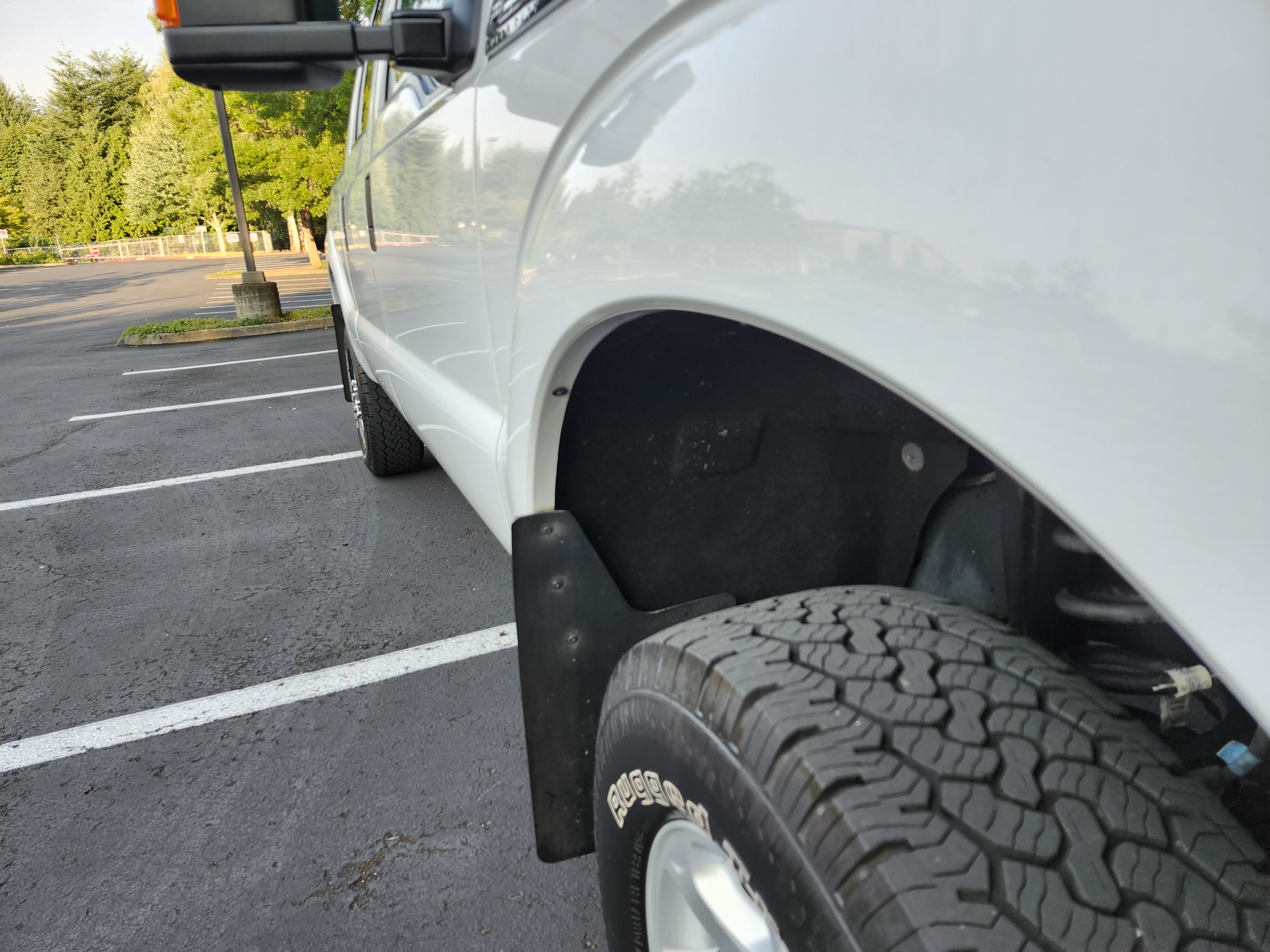 Used 2015 Ford F250 XLT w/ XLT Value Package AWD/4WD image 4
