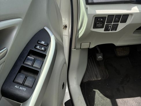 Used 2012 Toyota Prius Four w/ Deluxe Solar Roof Pkg FWD image 12