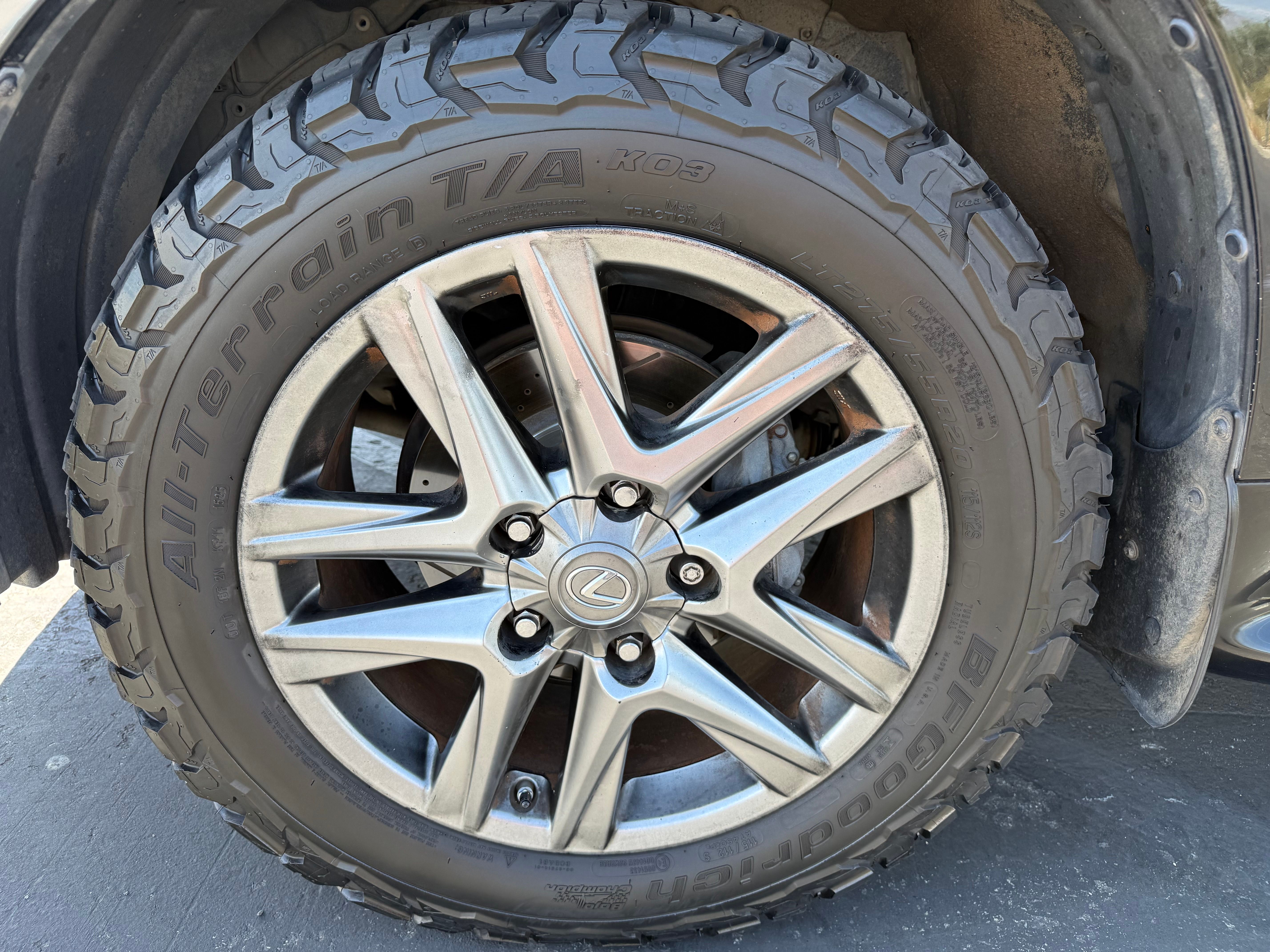 Used 2013 Lexus LX 570 4WD w/ Luxury Pkg image 11