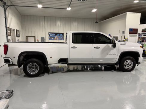 Used 2022 Chevrolet Silverado 3500 High Country image 1