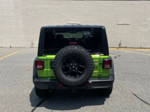 Used 2025 Jeep Wrangler Sport AWD/4WD image 4