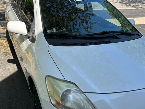 Used 2012 Toyota Yaris Sedan FWD image 5