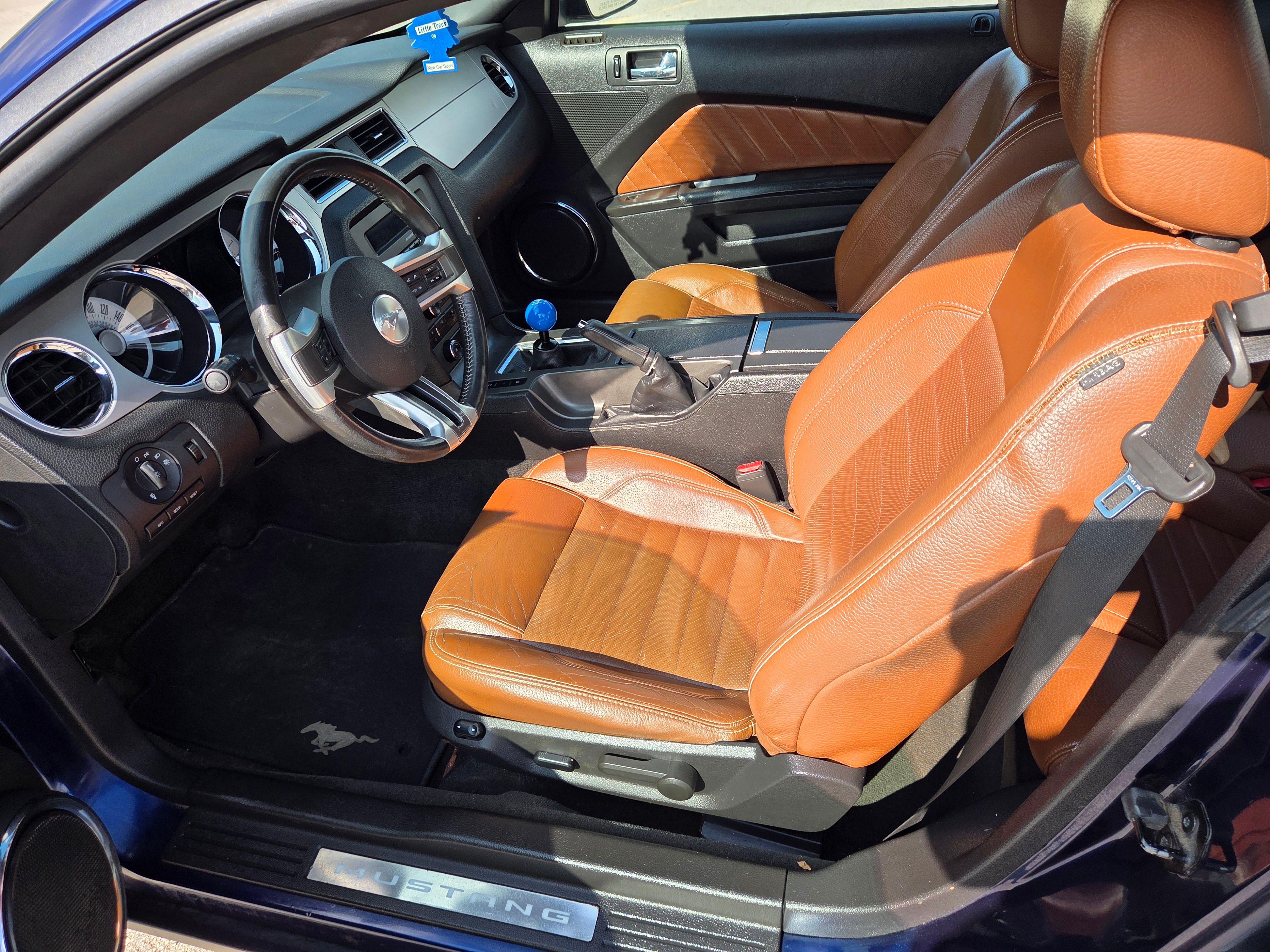 Used 2012 Ford Mustang Premium RWD image 10