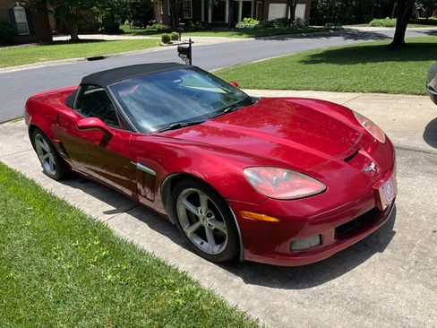 Used 2011 Chevrolet Corvette Grand Sport w/ Preferred Equipment Group RWD image 6