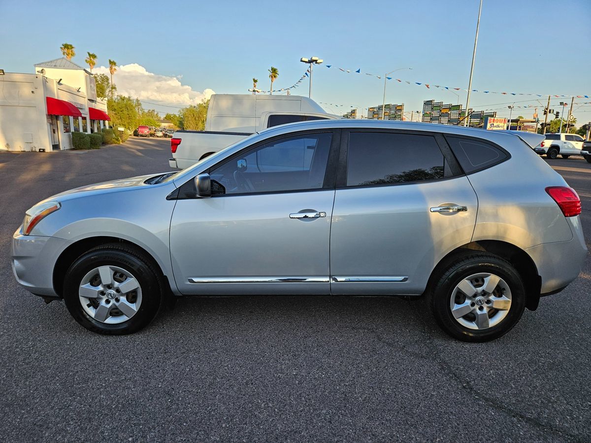 Used 2013 Nissan Rogue SV w/ Premium Pkg FWD image 1