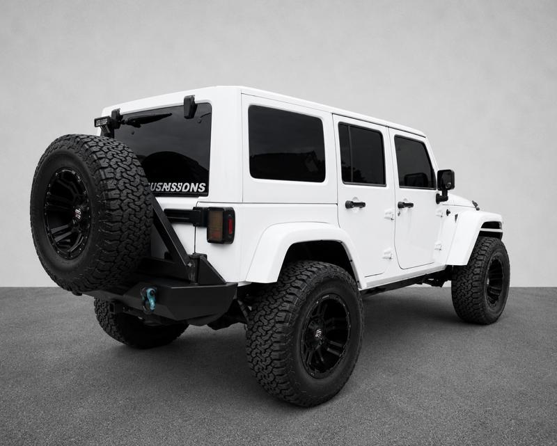 Used 2014 Jeep Wrangler Unlimited Sahara w/ Dual Top Group AWD/4WD image 4