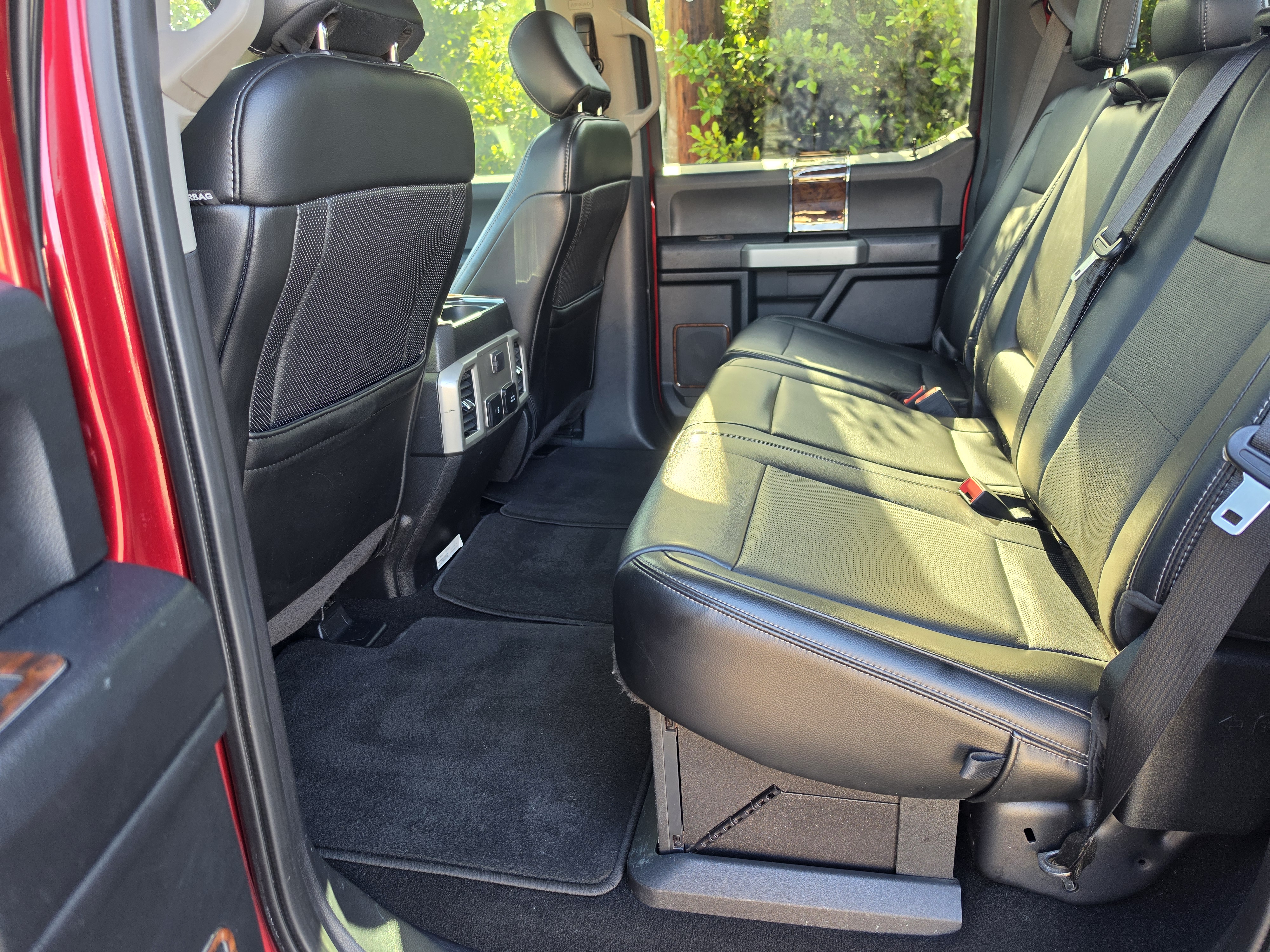 Used 2019 Ford F250 Lariat w/ Lariat Ultimate Package AWD/4WD image 14