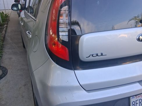 Used 2018 Kia Soul FWD image 6