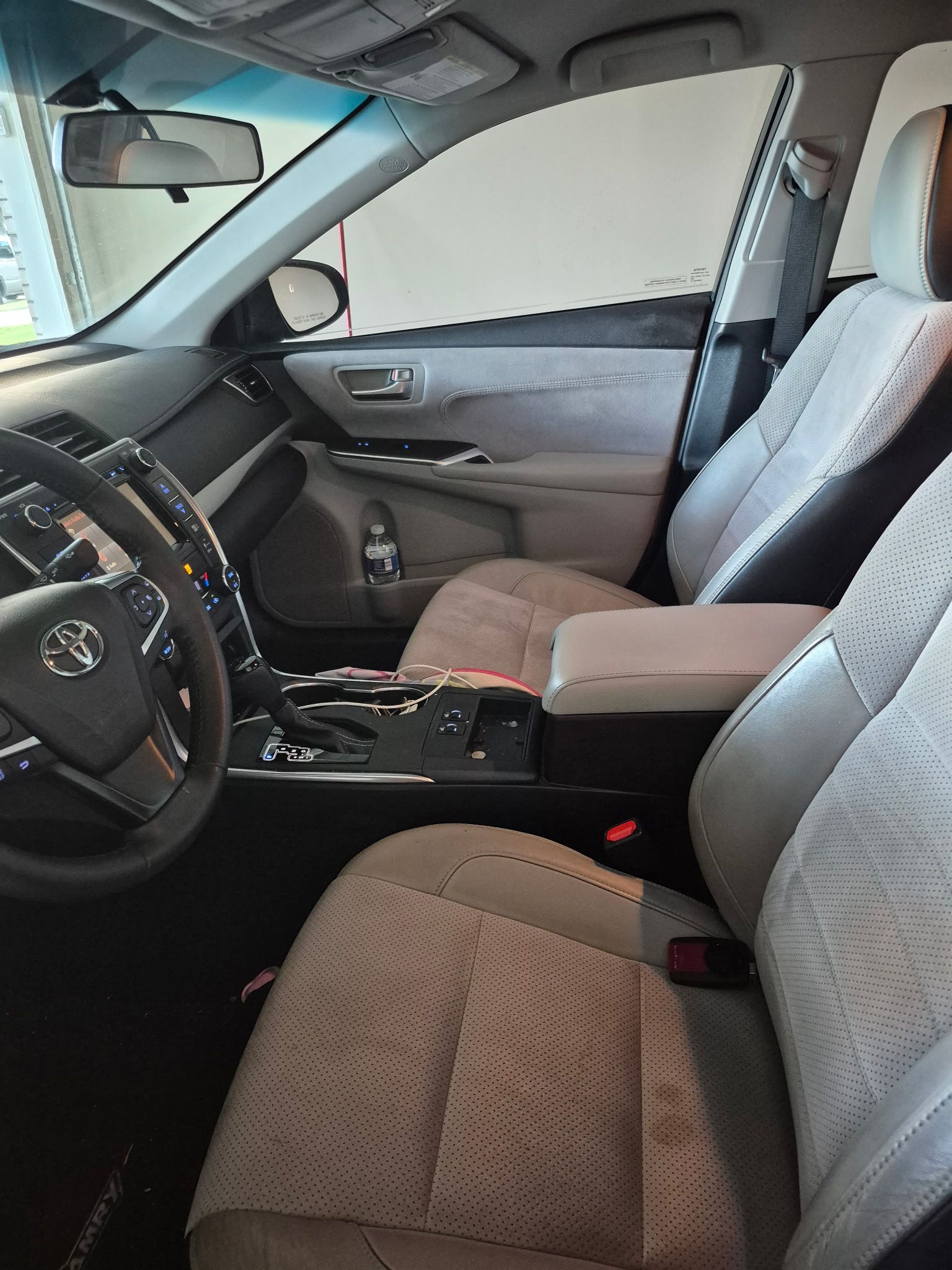 Used 2016 Toyota Camry XSE FWD image 11