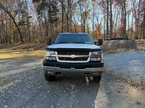 Used 2003 Chevrolet Silverado 3500 LT image 4