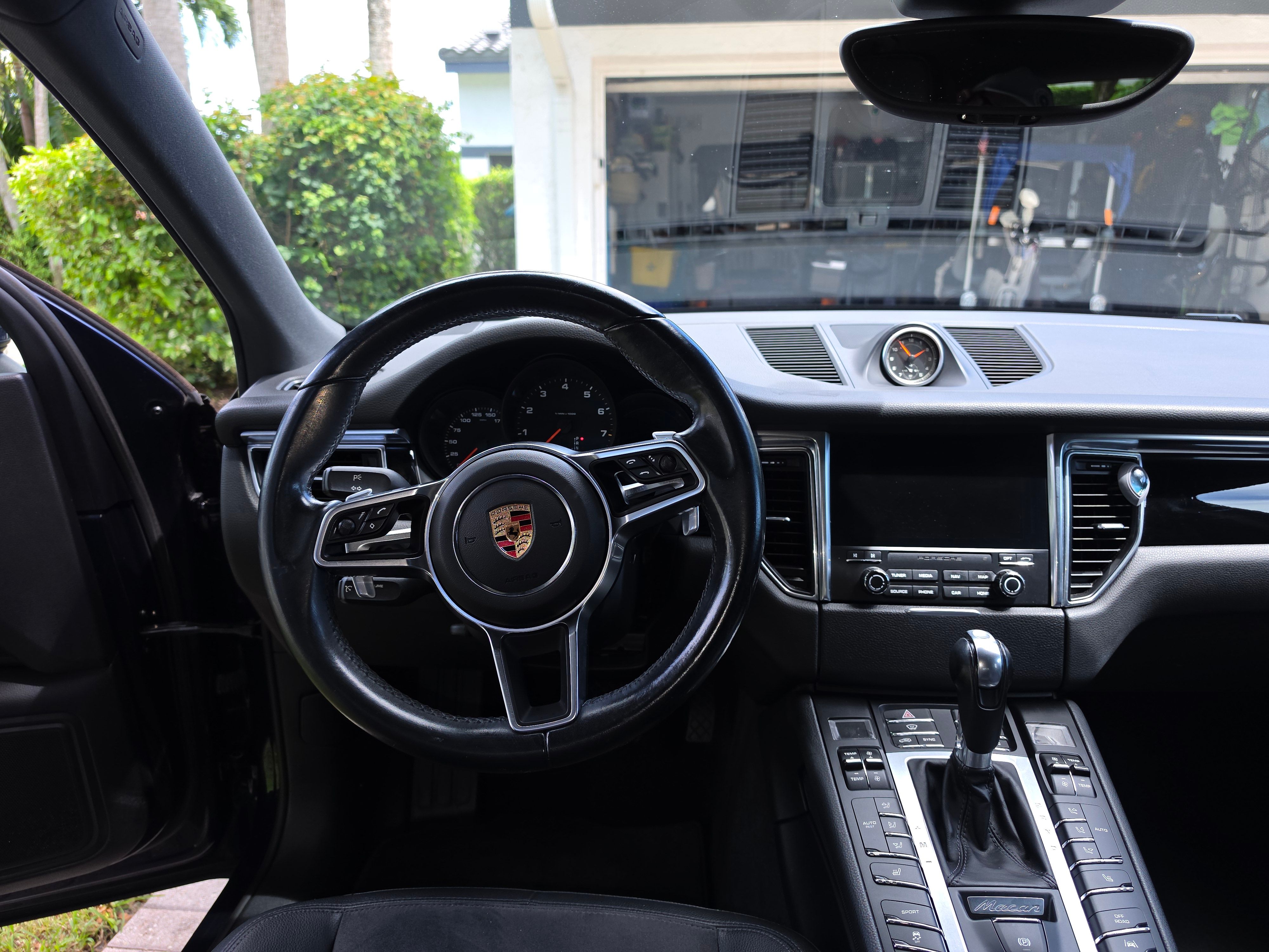 Used 2017 Porsche Macan AWD/4WD image 8