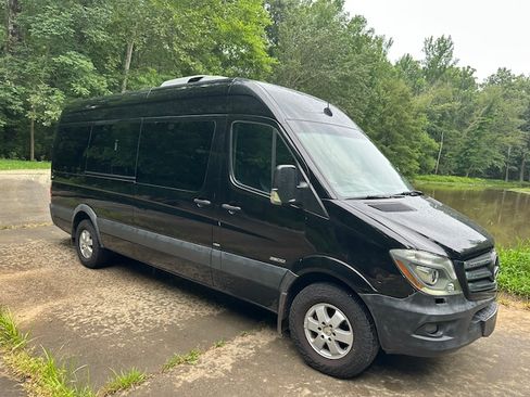 Used 2016 Mercedes-Benz Sprinter 2500 image 8