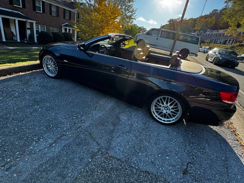 Used 2010 BMW 328i Convertible image 11