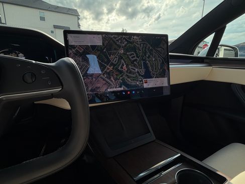 Used 2022 Tesla Model X AWD/4WD image 10