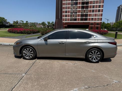 Used 2019 Lexus ES 350 image 1
