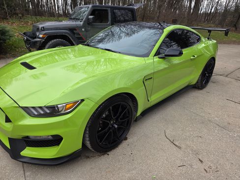 Used 2020 Ford Mustang Shelby GT350 w/ Technology Package image 8