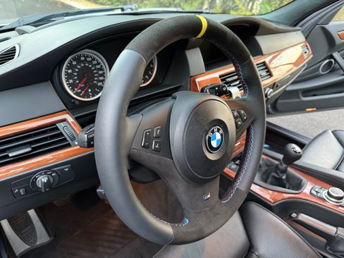 Used 2010 BMW M5 image 10