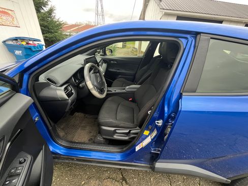 Used 2019 Toyota C-HR LE image 4