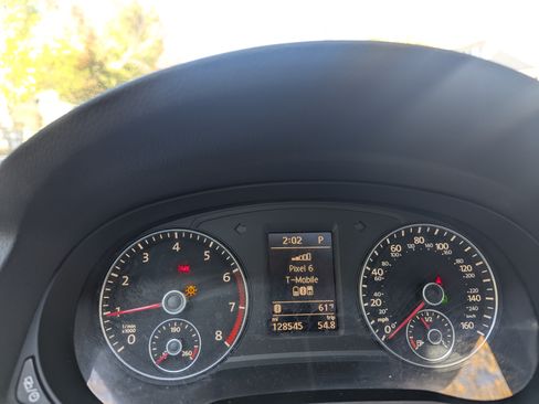 Used 2015 Volkswagen Passat 1.8T SE image 4