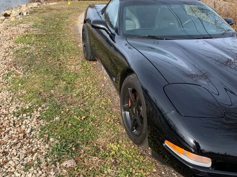 Used 2004 Chevrolet Corvette Convertible w/ Preferred Equipment Group image 8
