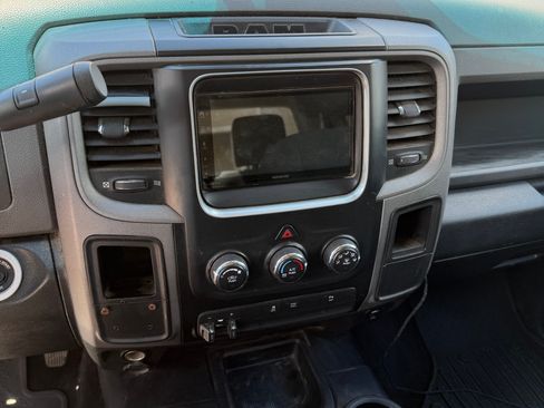 Used 2015 RAM 2500 Tradesman w/ Chrome Appearance Group AWD/4WD image 9