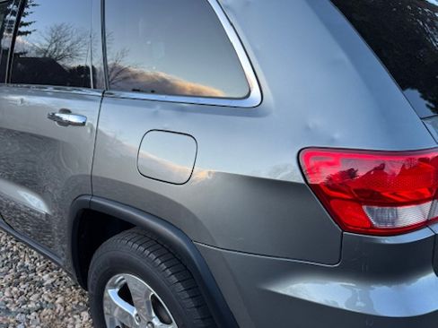 Used 2011 Jeep Grand Cherokee Overland image 8