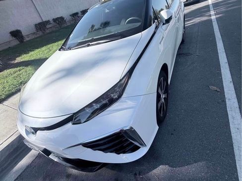 Used 2018 Toyota Mirai image 1