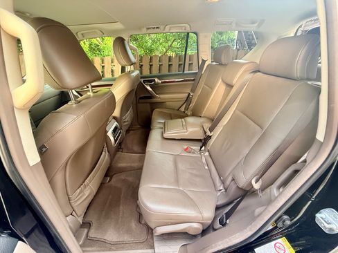 Used 2014 Lexus GX 460 w/ Premium Package AWD/4WD image 13