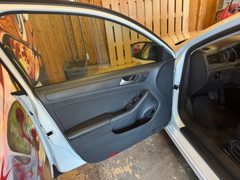 Used 2015 Volkswagen Jetta S w/ Welcome Package image 12