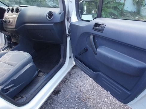 Used 2010 Ford Transit Connect XL image 19