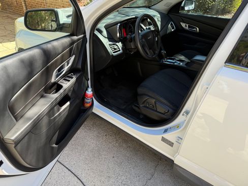 Used 2016 GMC Terrain SLE image 12