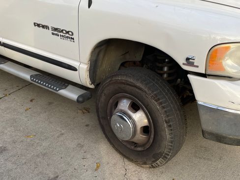 Used 2005 Dodge Ram 3500 Truck SLT w/ Quad Cab Big Horn Value Group image 4