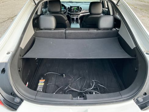 Used 2017 Chevrolet Volt Premier w/ Driver Confidence II Package FWD image 14