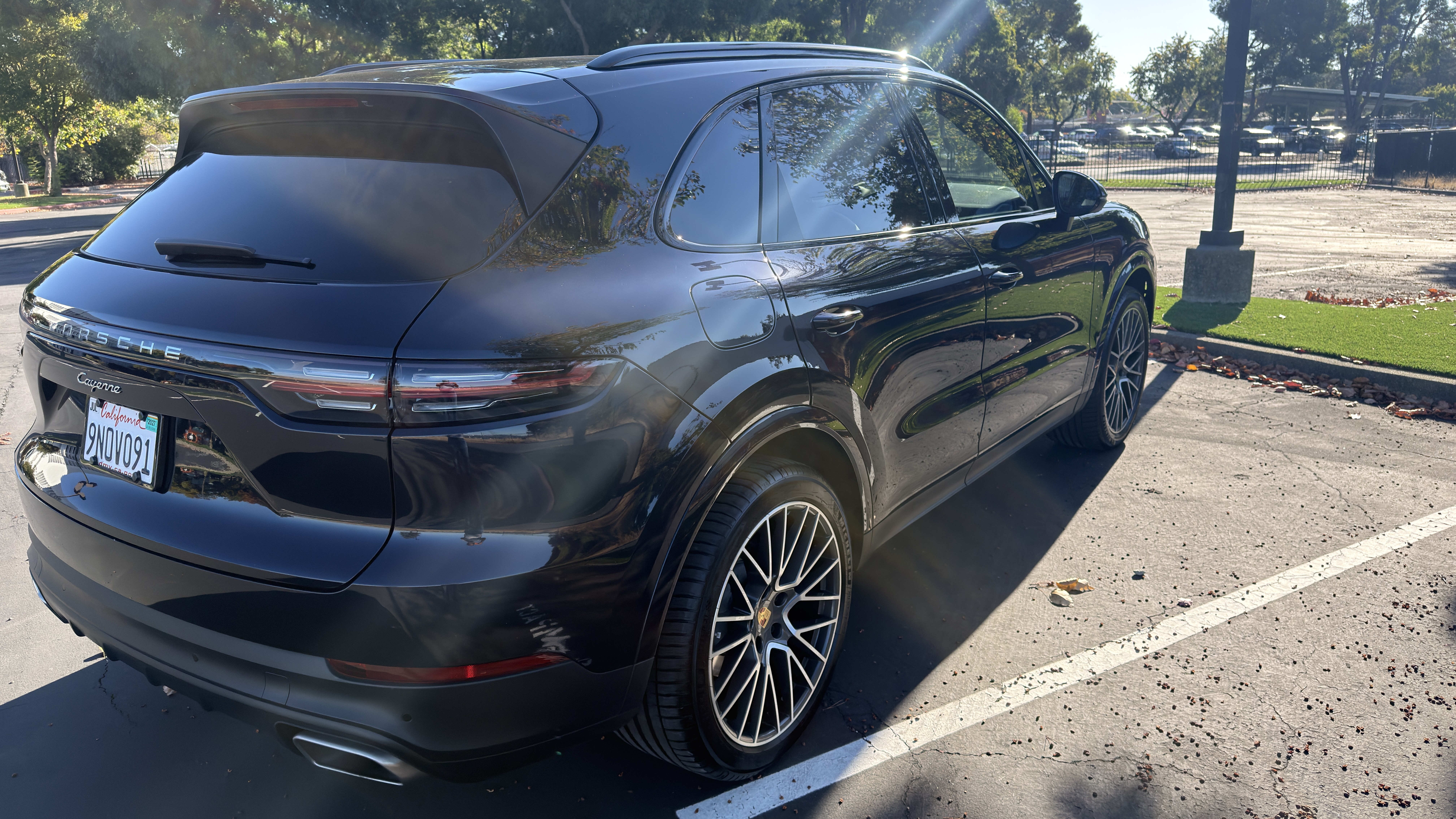 Used 2023 Porsche Cayenne w/ Premium Package AWD/4WD image 8