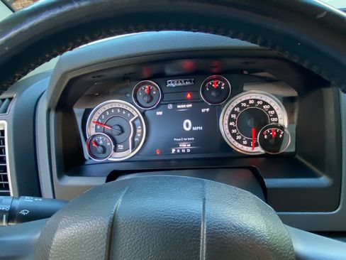 Used 2019 RAM 1500 Big Horn AWD/4WD image 2