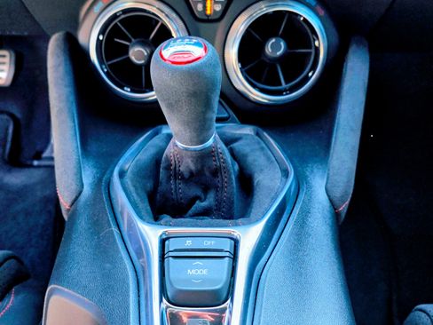 Used 2018 Chevrolet Camaro ZL1 image 9