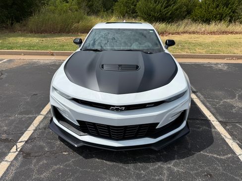 Used 2023 Chevrolet Camaro SS RWD image 2