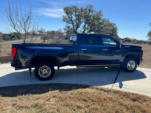 Used 2022 Chevrolet Silverado 3500 High Country w/ Technology Package image 10