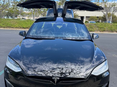 Used 2022 Tesla Model X Plaid image 5